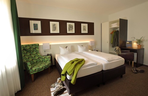 Mettlach Bed & Breakfast | Creative Double Room at Hotel Haus Schons - Pet Friendly Stay