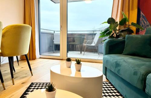 Liesing Apartment | Stylish Apartment with Balcony, Ideal for Families & Pets