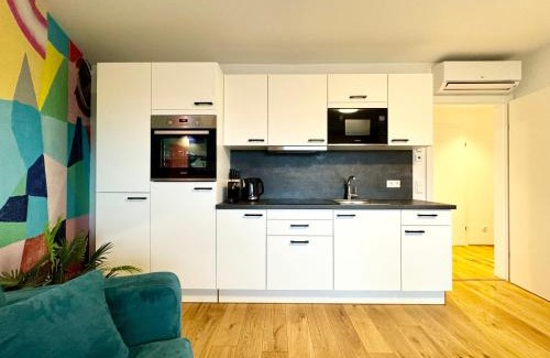 Liesing Apartment | Stylish Apartment with Balcony, Ideal for Families & Pets