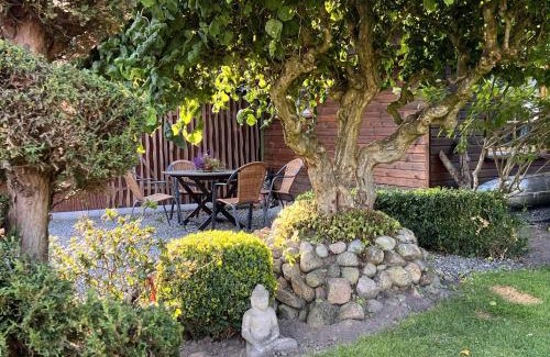 Schwabstedt Apartment | Peaceful Stay in Kreatives Wohnen with Oceanfront Views