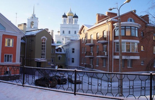 Pskov Old Town Apartment | Unforgettable Kremlin View Apartment - Guest Rated 10/10