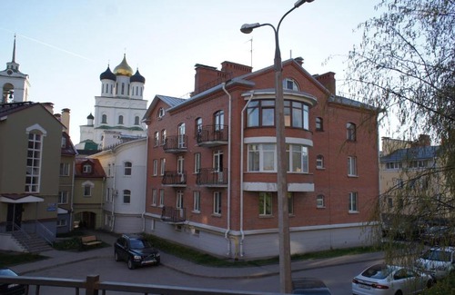 Pskov Old Town Apartment | Unforgettable Kremlin View Apartment - Guest Rated 10/10