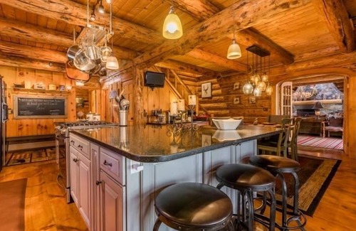 Stratton and Bromley Ski Areas House | Experience Kresge Grand Cabin: Family-Friendly Retreat