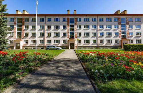 Voru Apartment | Oceanfront Kreutzwaldi 17 Apartment with Private Beach