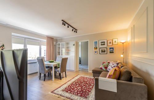 Voru Apartment | Oceanfront Kreutzwaldi 17 Apartment with Private Beach