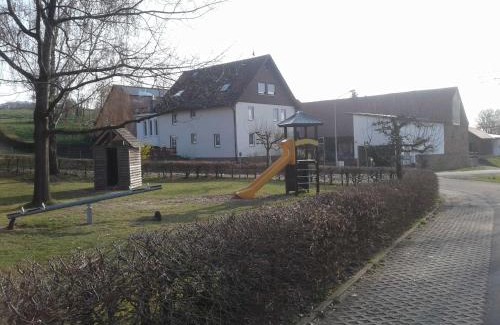 Brombachtal House | Cozy Kreuzdellenhof Ferienzimmer: Family & Pet Friendly Stay