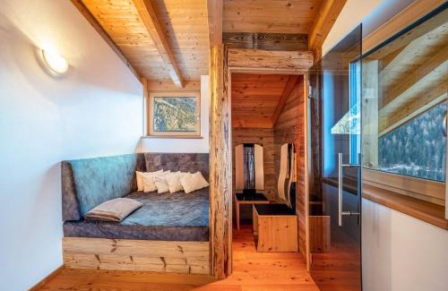 Luson Apartment | Comfortable Kreuzplonhof Apt Dorfblick with Child-Friendly Amenities