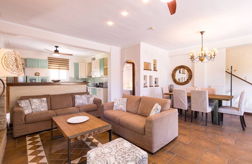 Dassia House | Discover Krevatsoula Beach Villas: Private Pools & Ocean Views