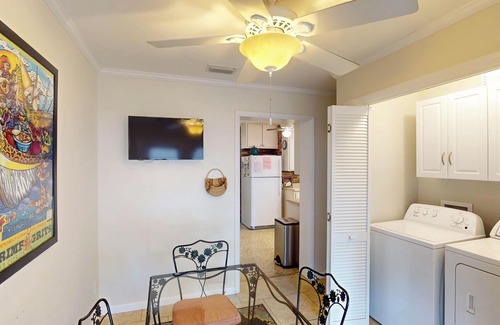 Jekyll Island House | Stylish KREWER DUPLEX: 2 Bedrooms, Pool & Guest Rated 9.8