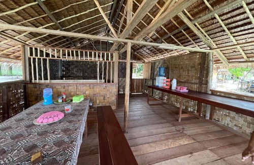 Bandung Ski Chalet | Cozy Kri Guest Homestay: Family & Pet Friendly Retreat