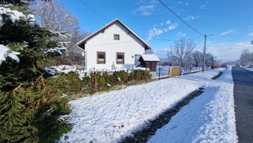 Cacinci House | Pet-Friendly Retreat at Krijesnica - Guest Rated 9.7/10