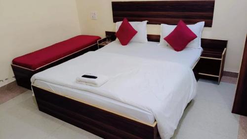 Vrindavan Hotel | Kripa shanti atithi bhavan opp fogla ashram vrindavan