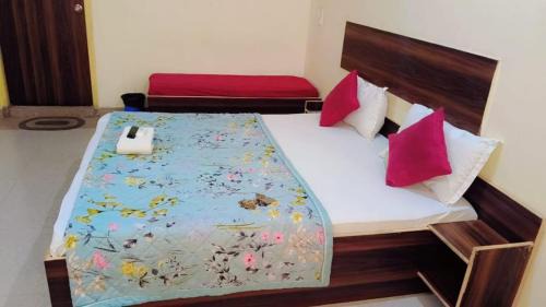 Vrindavan Hotel | Kripa shanti atithi bhavan opp fogla ashram vrindavan