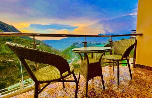 Rajkot Hotel | Cozy Krishma Guest House with Restaurant & Child-Friendly Perks
