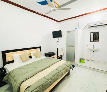 Faizabad House | Budget-Friendly Krishna Cottage with Breakfast & Family Amenities