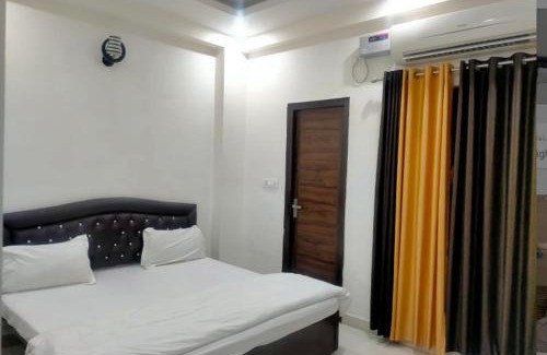 Vrindavan Hotel | Family-Friendly Krishna Cottage in Vrindavan Awaits You