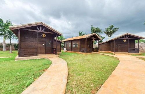 Badami Hotel | Discover Krishna Heritage Resort: Family-Friendly Retreat