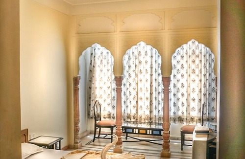 Bani Park House | Experience Elegance at Krishna Palace: Private En-suite Room