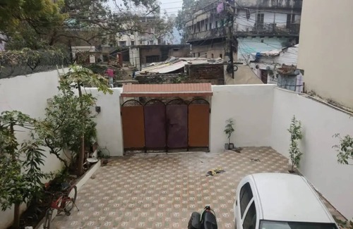 Varanasi Villa | Comfortable Krishna Villa: Ideal for Families and Couples