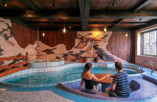 Sindhi Camp Villa | Indulge at Krishnalaya Mansion: Pool, Jacuzzi & More
