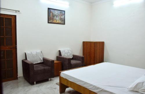 Gwalior House | Budget-Friendly Stay at KRISHNAM GUEST HOUSE