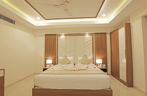 East Nada Bed & Breakfast | Relax at Krishnavalsam Regency - Family-Friendly Retreat
