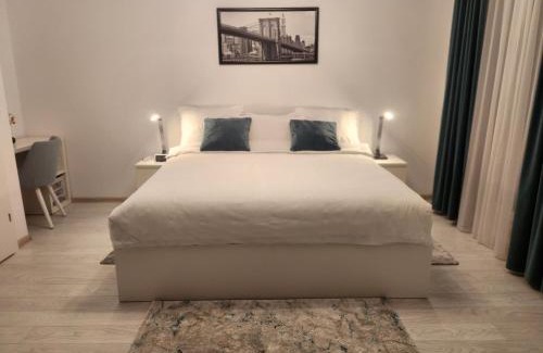 Tirgu Mures Apartment | Kriss Studio-Classy White Apartment