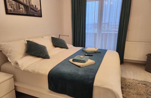 Tirgu Mures Apartment | Kriss Studio-Classy White Apartment