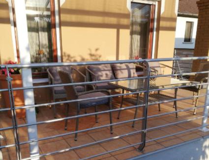 Sarvar Apartment | Top-Rated Kristály Apartmanház with Family-Friendly Amenities