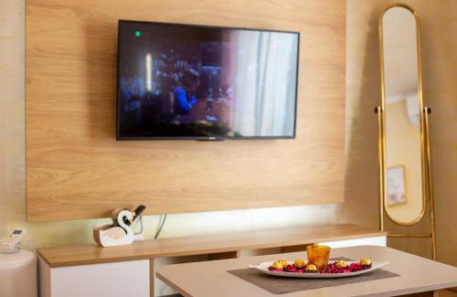 Golubovina Apartment | Pet-Friendly Krizor Apartman in Budva with Breakfast