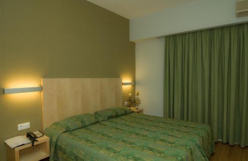 Nei Pori Hotel | Discover Kronos Hotel: Oceanfront Haven with Pool & Spa