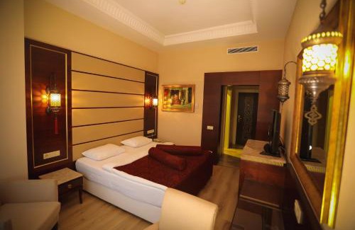 Golbasi Hotel | Ideal Stay at Kronos Hotel: Family-Friendly with Dining