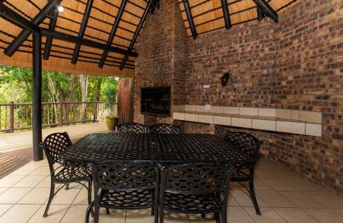 Hazyview Ski Chalet | Discover Kruger Park Lodge Unit No. 216 with Pool Access