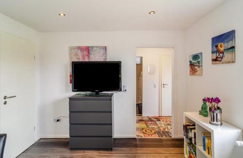 Berumerfehn House | Cozy Krummes Häusschen by the North Sea for Families