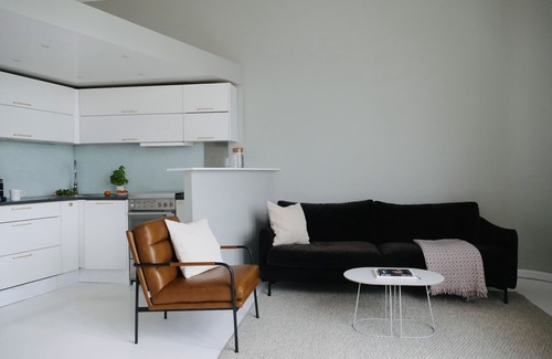 Kruununhaka Apartment | Family-Friendly Kruna by the Sea with Kitchen & Breakfast