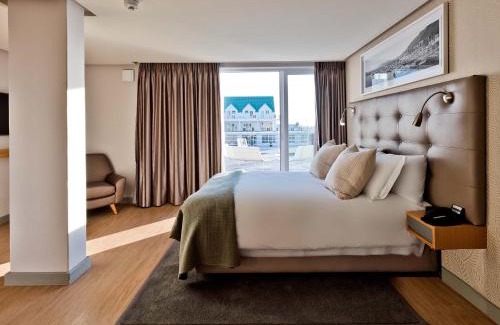 Harbour Island Hotel | Relax at Krystal Beach Hotel: 4-Star Spa & Pool Retreat