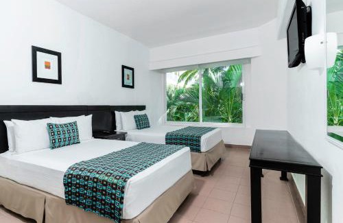 Ixtapa Hotel | Relax at Krystal Ixtapa: Oceanfront Bliss with Spa Access