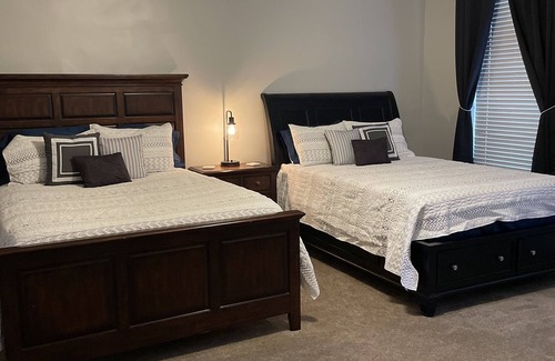 Chanute Bed & Breakfast | Stylish K’s Place Loft: Family-Friendly & Above a Trendy Bar