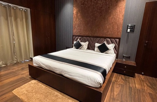 Patna Hotel | Budget-Friendly Stay at KS Square Hotel & Banquets