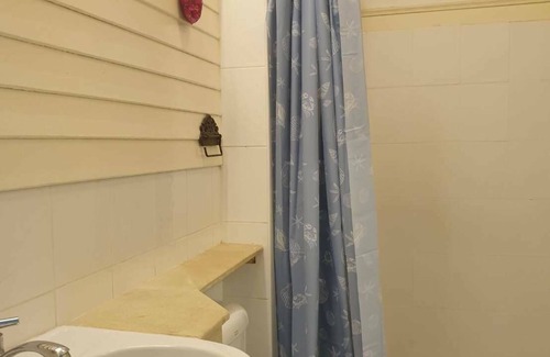 Samsen Nok Hotel | Cozy KS Suites with Kitchen & Breakfast, Perfect for Families