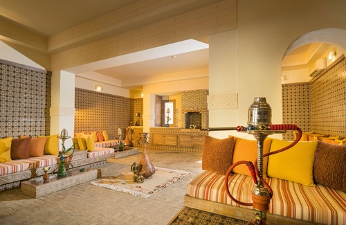 Tozeur Hotel | Relax at Ksar El Jerid Tozeur: Pool, Spa & Family Fun