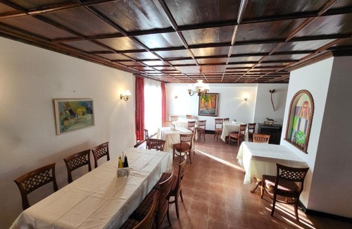 Devin House | Cozy Guest House Gorica: Pet-Friendly with Pool & Breakfast