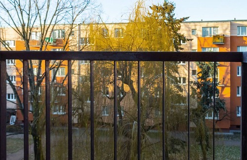 Rakowiec Apartment | Budget-Friendly Księcia Trojdena Studio with Family Amenities