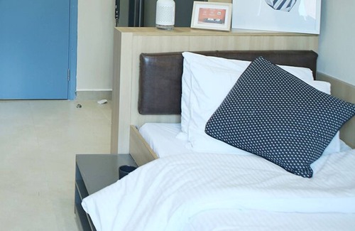 Academic City Hotel | Relax at KSK Homes: Ocean View, Pool & Restaurant