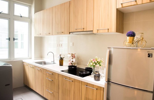 Taman Century Apartment | Family-Friendly KSL D'esplanade Residence with Pool & Breakfast