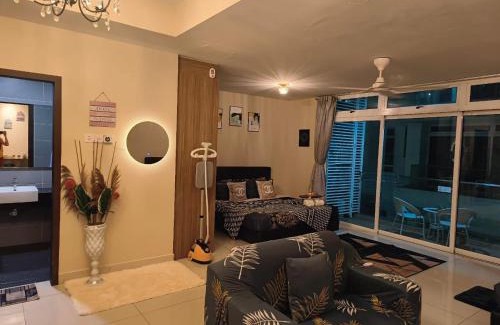 Taman Century Apartment | Top-Rated Ksl D'Esplanade Studio Apartment with Pool
