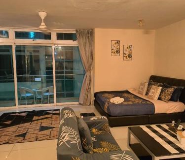 Taman Century Apartment | Top-Rated Ksl D'Esplanade Studio Apartment with Pool