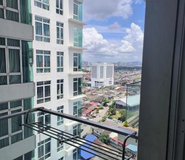 Taman Century Apartment | Stylish Ksl D'Esplanade Studio Apartment: 9/10 Guest Rated