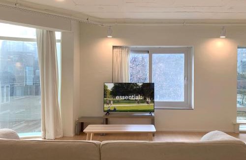 Seongnae-dong Apartment | KSPO, Lotte Tower,Olympic park, Oversized studio