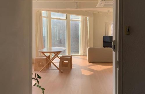 Seongnae-dong Apartment | KSPO, Lotte Tower,Olympic park, Oversized studio